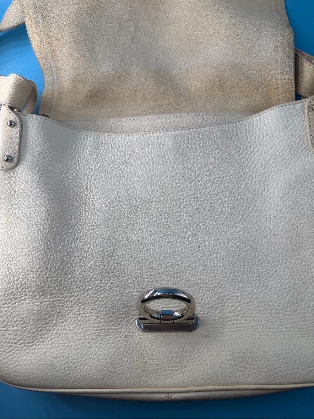 Salvatore Ferragamo Gancini Leather Flap Shoulder Bag Silver Hardware Cream - Picture 11 of 15